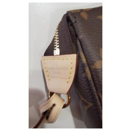 Louis Vuitton-Sacchetto accessorio-Marrone