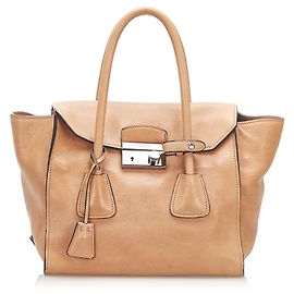 Bolsa de couro Prada Brown Sound Lock Marrom Bege