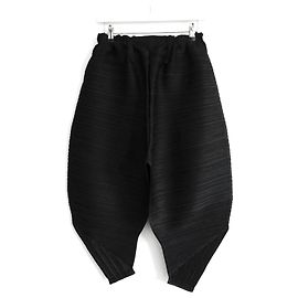 Pleats Please Baggy Cropped Trousers Black
