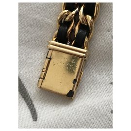 Chanel-prima-Gold hardware