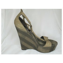 Burberry-Burberry wedge sandals with tartan covering-Taupe