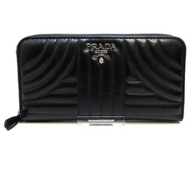Prada Diagramme Black