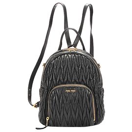 Miu Miu Schwarzer Matelasse Lederrucksack Schwarz