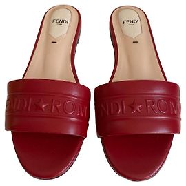 Mules Fendi en cuir rouge Rouge
