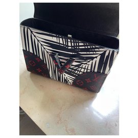 Twist Louis Vuitton Handbags Black Leather ref.763852 - Joli Closet