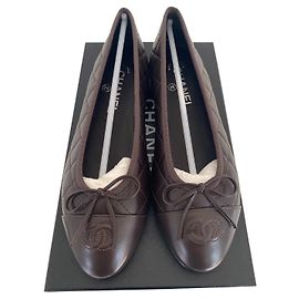 Sapatilhas Chanel, Marrom escuro 38,5 Neuves Castanho escuro