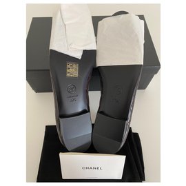 Chanel-Sapatilhas Chanel, Marrom escuro 38,5 Neuves-Castanho escuro
