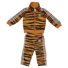 Adidas-Outfits-Black,Multiple colors,Yellow