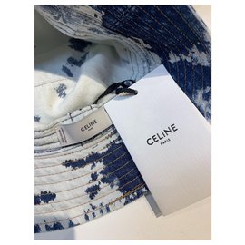 Céline-Hüte-Blau