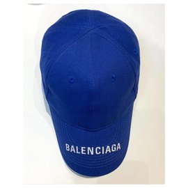 Balenciaga-Hüte-Blau