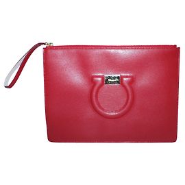 Salvatore Ferragamo Pochette Gancini in pelle rossa Rosso