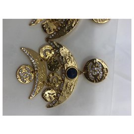 Chanel-Aretes-Gold hardware