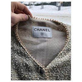 Chanel-Vestes-Beige
