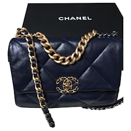 Chanel-Chanel 19 Sac, Couleur rare et épuisée: Marine-Bleu Marine