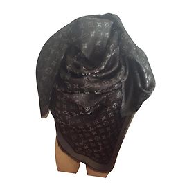 Louis Vuitton Scialle Monogram Shine Preto