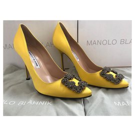 Manolo Blahnik-hangisi amarillo nuevo-Amarillo