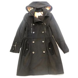 Burberry Capa Negro