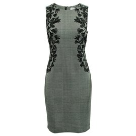 Calvin Klein Schwarz-weißes besticktes Kleid Schwarz