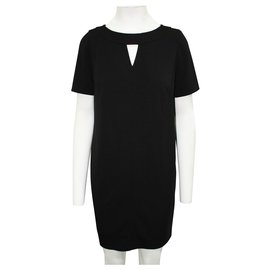 Elie Tahari-Petite robe noire avec petite ouverture devant-Noir