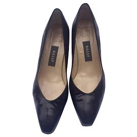 Bally dark brown patent pumps Dark brown