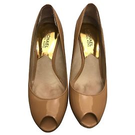 Michael Kors Escarpins compensés Beige