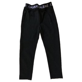 Calvin Klein-LOGO-Black