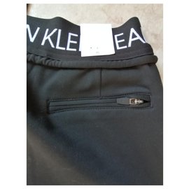 Calvin Klein-LOGO-Black
