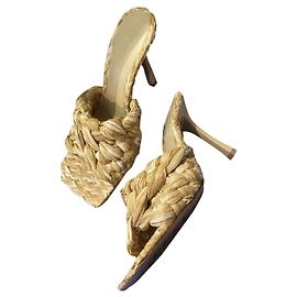 Bottega Veneta Mules de rafia Otro