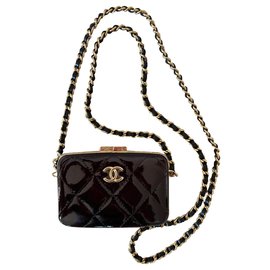 Chanel-Caixa pequena de couro envernizado preto com corrente-Preto