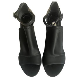 Balenciaga-Heels-Black,White