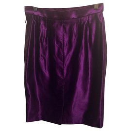 Yves Saint Laurent-Falda de satén violeta YSL, Atractivo-Morado oscuro