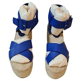 Céline Muli cuneo Blu