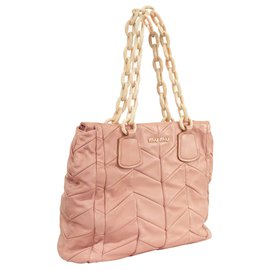 Miu Miu-Rosa gesteppte Tasche mit Chevron-Steppung-Pink