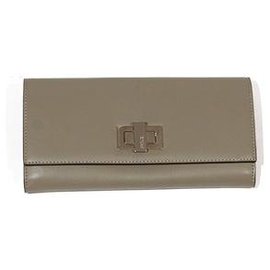 Fendi-FENDI FLAP WALLET IN TAUPE LEATHER WITH SILVER CLASP-Taupe