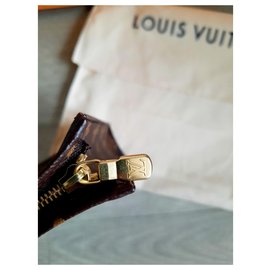 Louis Vuitton-Sacos de embreagem-Castanho claro,Castanho escuro