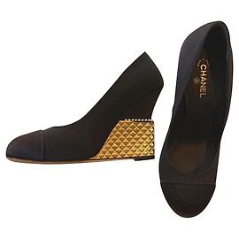 Chaussures compensées Chanel noires à talons dorés matelassés EU38 Noir