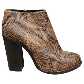 Lanvin-Lanvin ankle boots in python p 38 New condition-Light brown