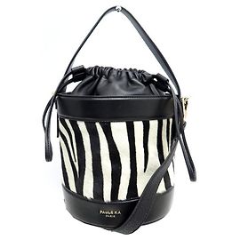 SACO DE MÃO NOVA PAULE KA BALDE DE COURO E BLACK ZEBRA FOAL BANDOULIERE Preto