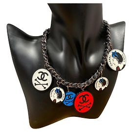 Chanel Collares Negro Blanco Roja Azul