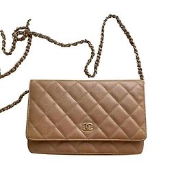 Carteira Chanel WOC em cadeia Bolsa Chanel Print Bege Caramelo Gold hardware