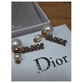 Dior-J'adior-Ohrringe-Aus weiß