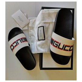 Gucci-Gucci Slidet flat sandals-White