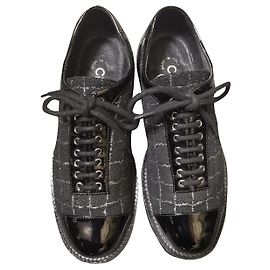 Mocassini Oxford stringati Chanel Nero