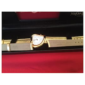 Yves Saint Laurent-Reloj Heart de Yves Saint Laurent-Dorado