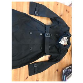 Burberry-Trenchcoat-Black