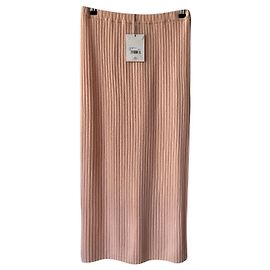 Allude Saias Outro