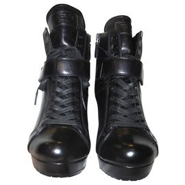 Prada-Botines de cuero negro-Negro