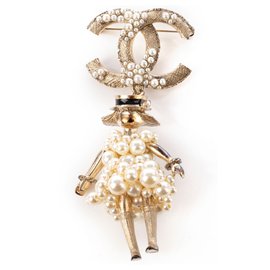 Chanel-Chanel Mademoiselle Coco Chanel Pearl Brooch-Dourado,Metálico