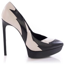 Saint Laurent-Saint Laurent Zapatos de tacón con plataforma puntiagudos Janis Lightning Splash de cuero negro / blanco-Negro