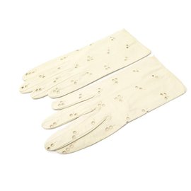 Hermès-NEW VINTAGE HERMES GLOVES LOCKED IN BEIGE LEATHER SIZE 7 LEATHER GLOVES-Beige